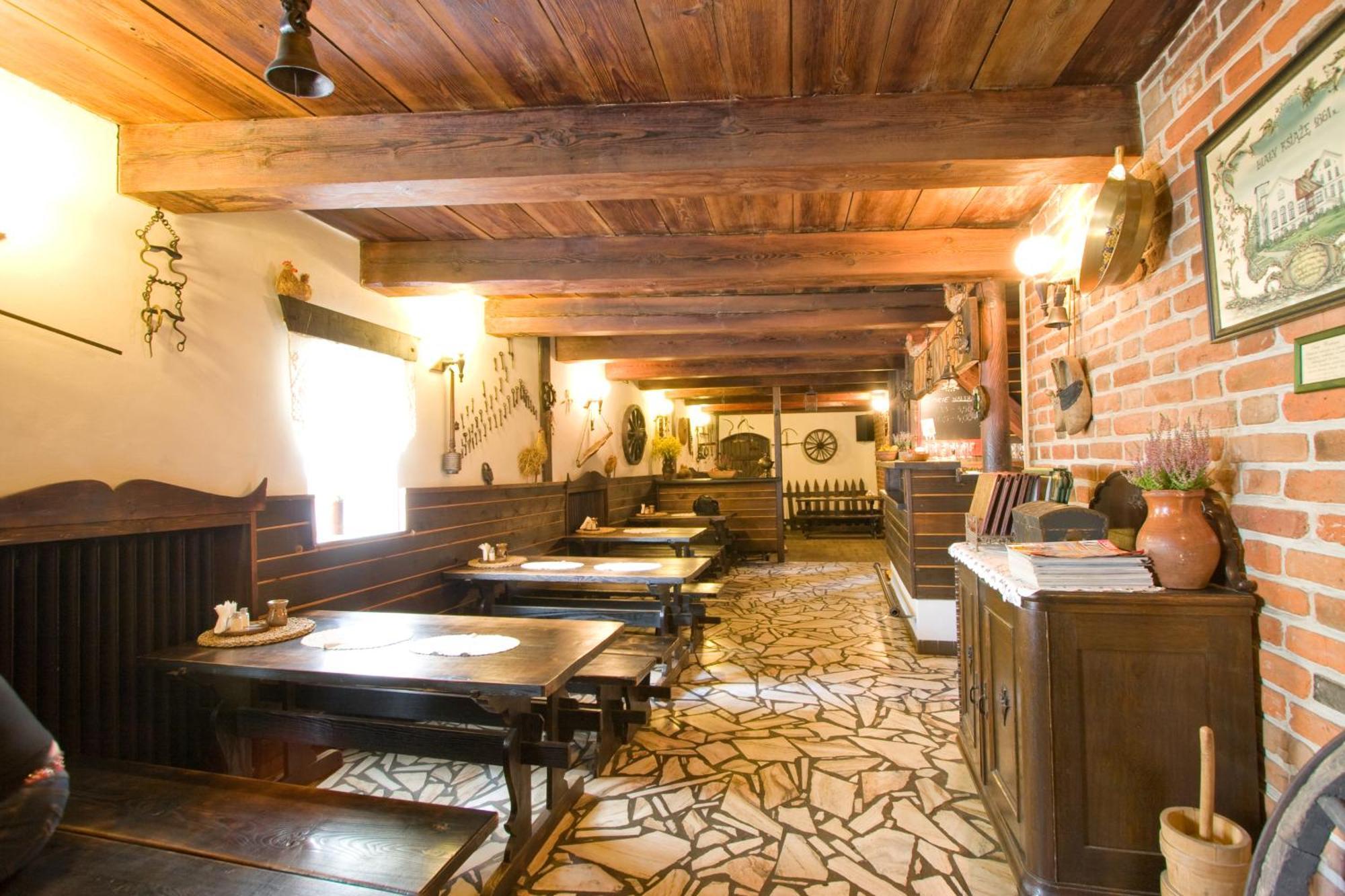 Shotels Przy Restauracji Stodola Privatunterkunft