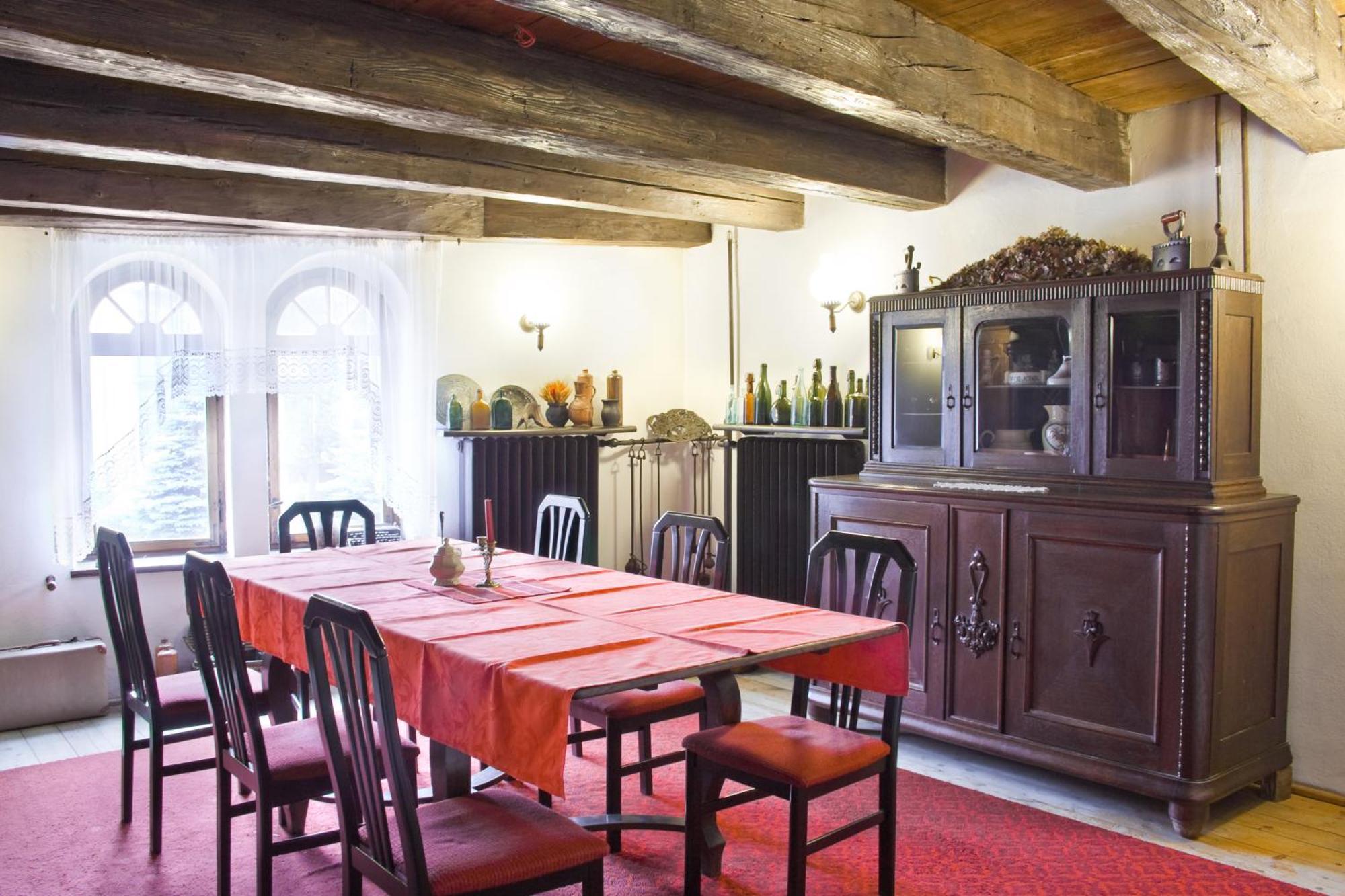 Przy Restauracji Stodola 3*